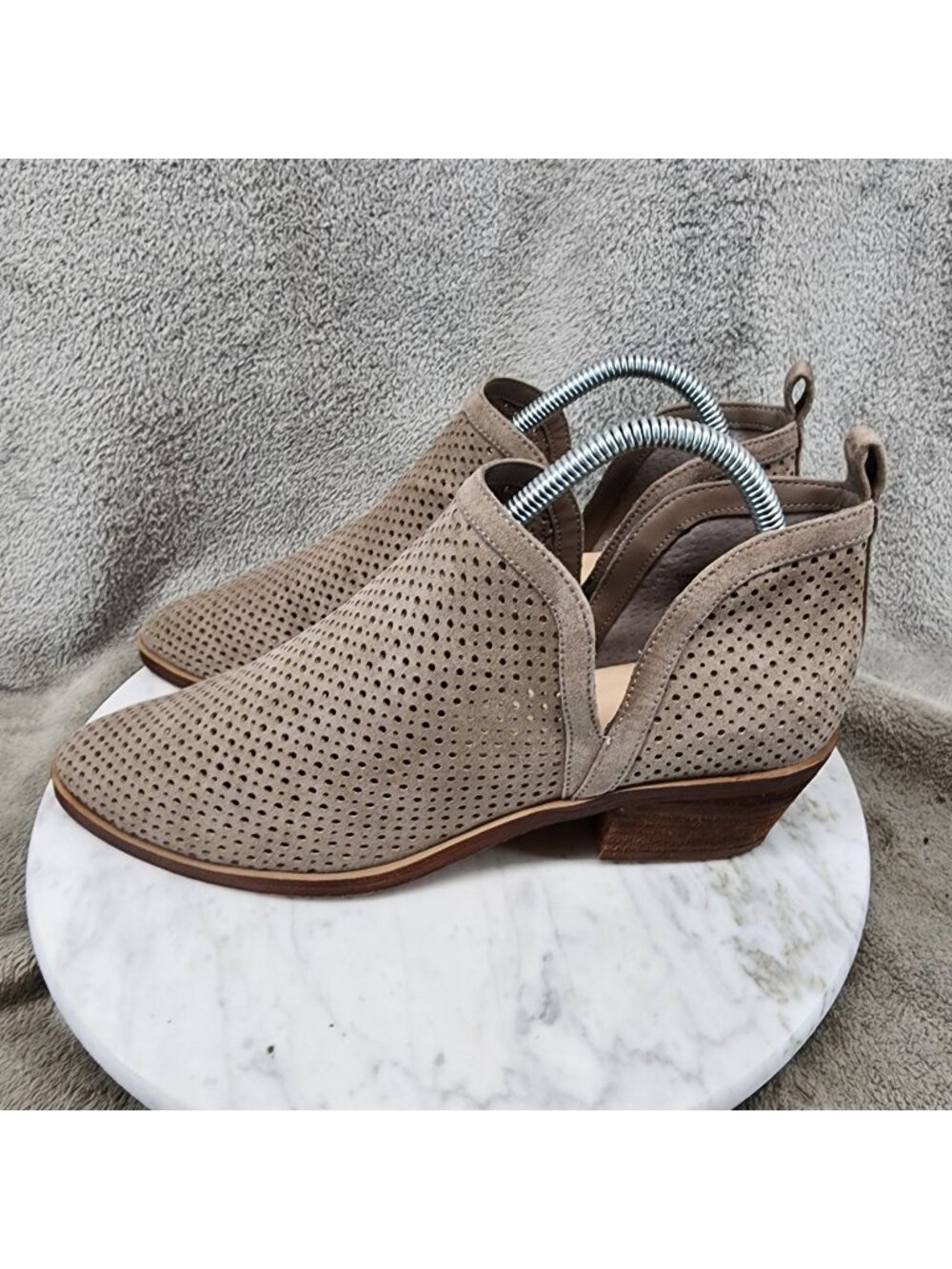 BP Shoes Womens Size 8.5 Tan Perforated Faux Leather Ankle Booties - Picture 1 of 11